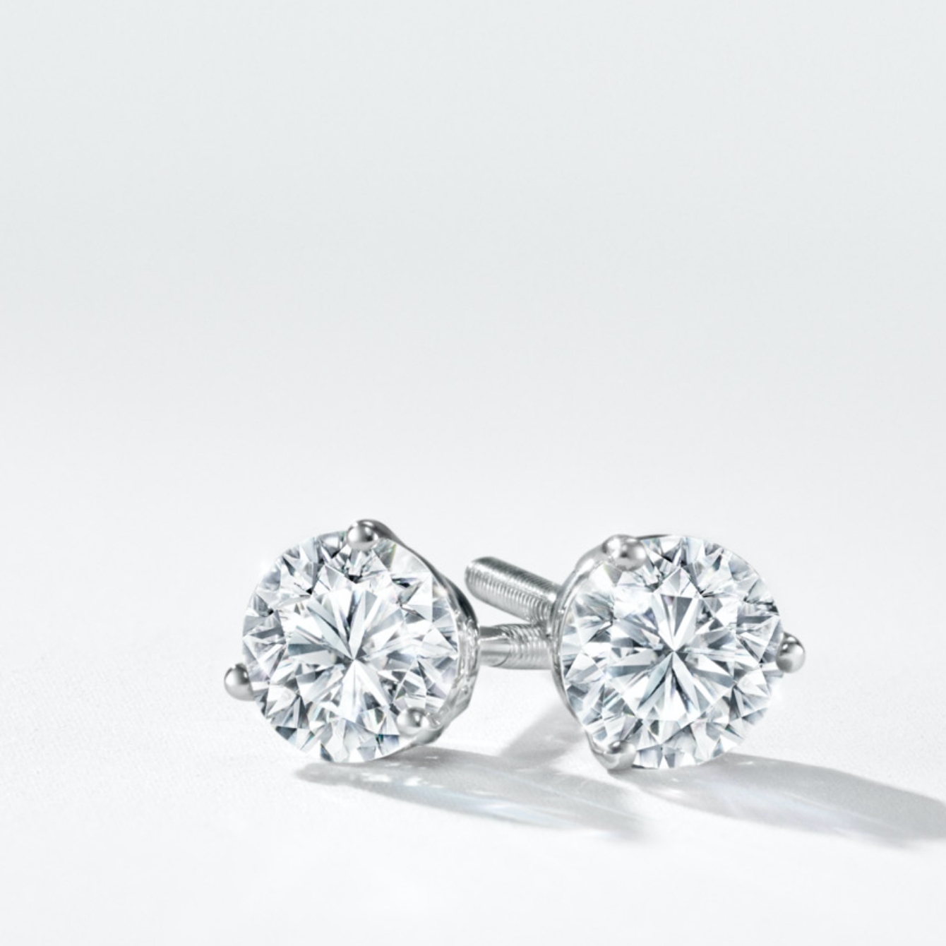 bg-earrings-the_leo-diamond-lg